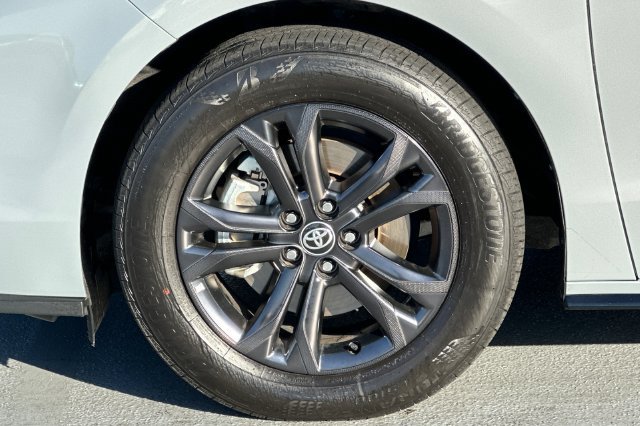 Certified 2025 Toyota Sienna XSE w/ XSE Premium Package AWD/4WD image 32