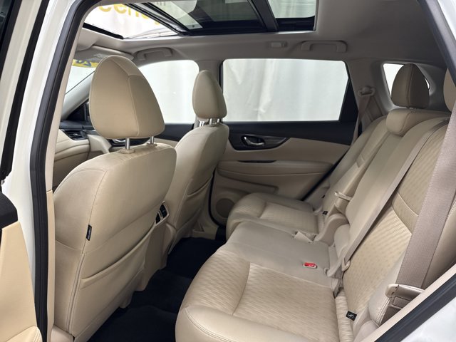 Used 2018 Nissan Rogue SV w/ Sun & Sound Touring Package image 14