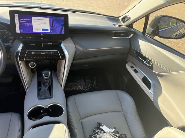 Used 2024 Toyota Venza XLE image 22