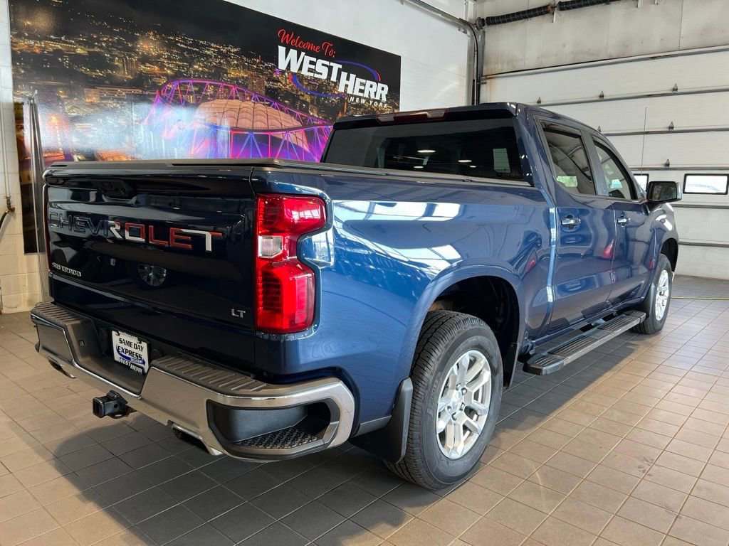 Used 2022 Chevrolet Silverado 1500 LT w/ Z71 Off-Road Package AWD/4WD image 9