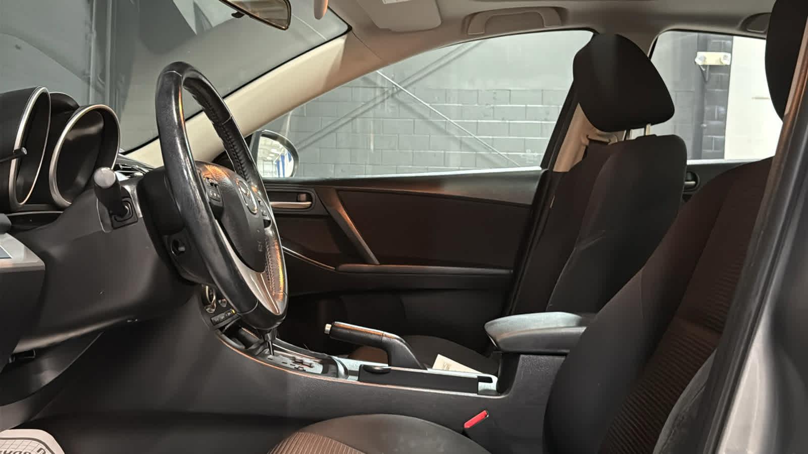 Used 2013 MAZDA MAZDA3 i Touring w/ Preferred Equipment Pkg FWD image 10