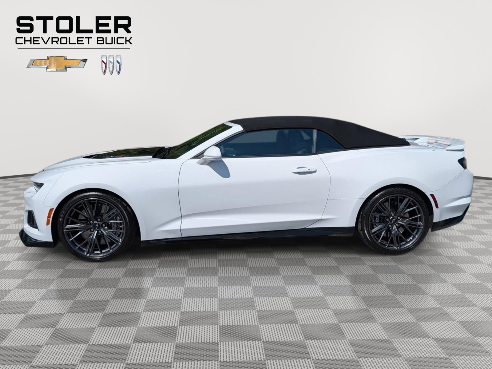 Used 2021 Chevrolet Camaro ZL1 image 2