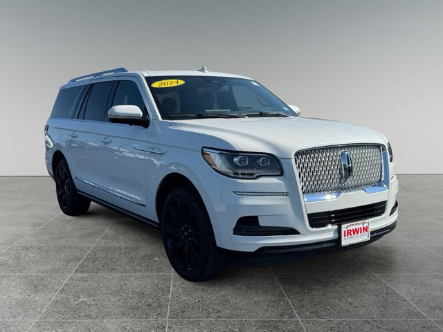 Used 2024 Lincoln Navigator L Reserve AWD/4WD image 7