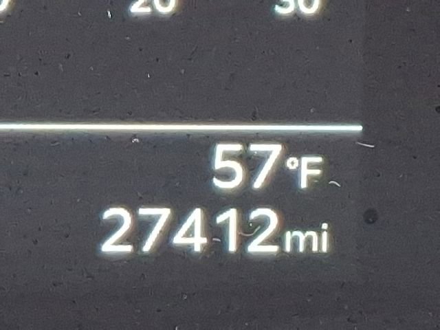 Used 2025 Kia Carnival image 23