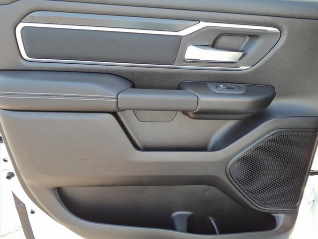 New 2026 RAM 1500 4x4 Crew Cab image 11