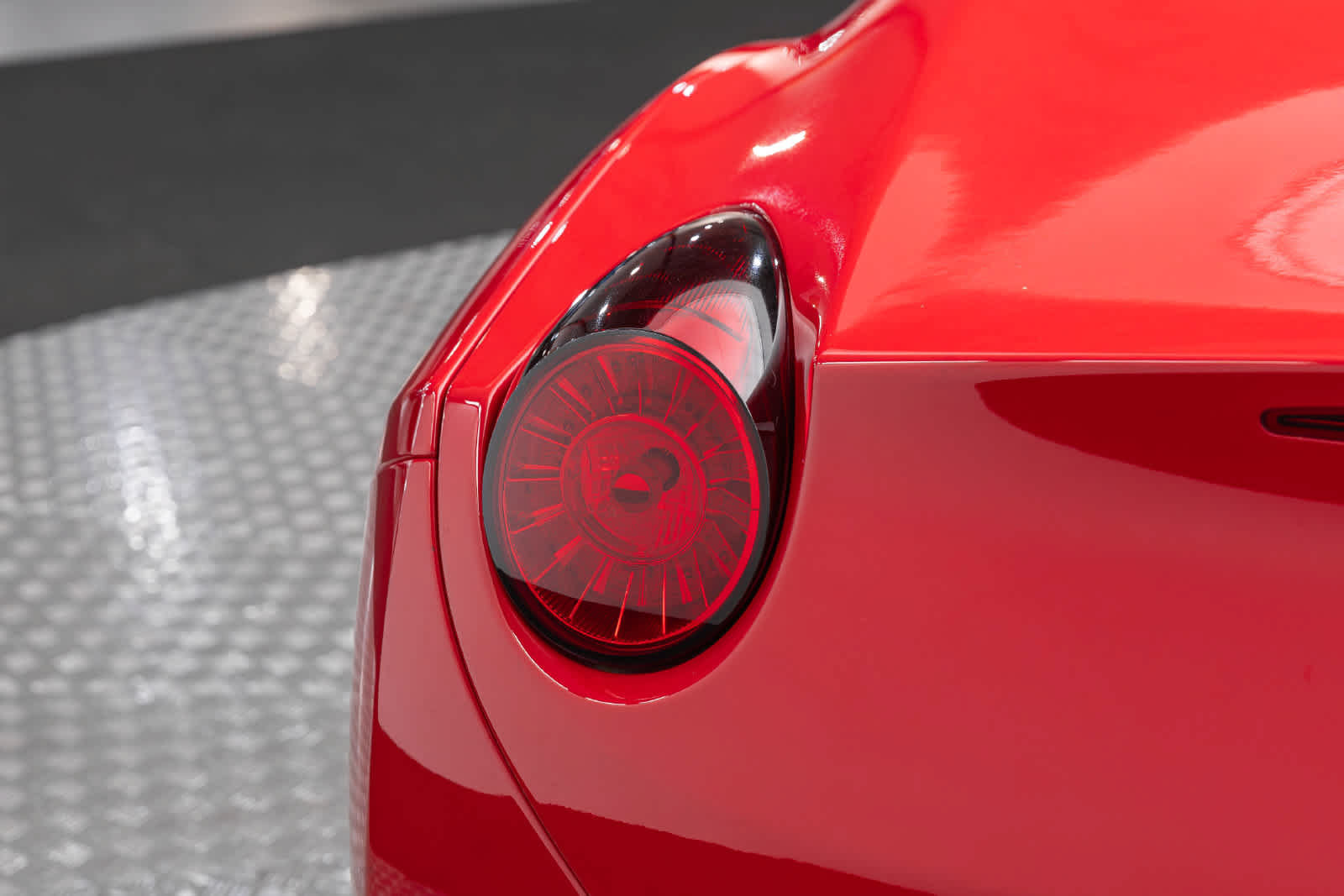 Used 2010 Ferrari California RWD image 59
