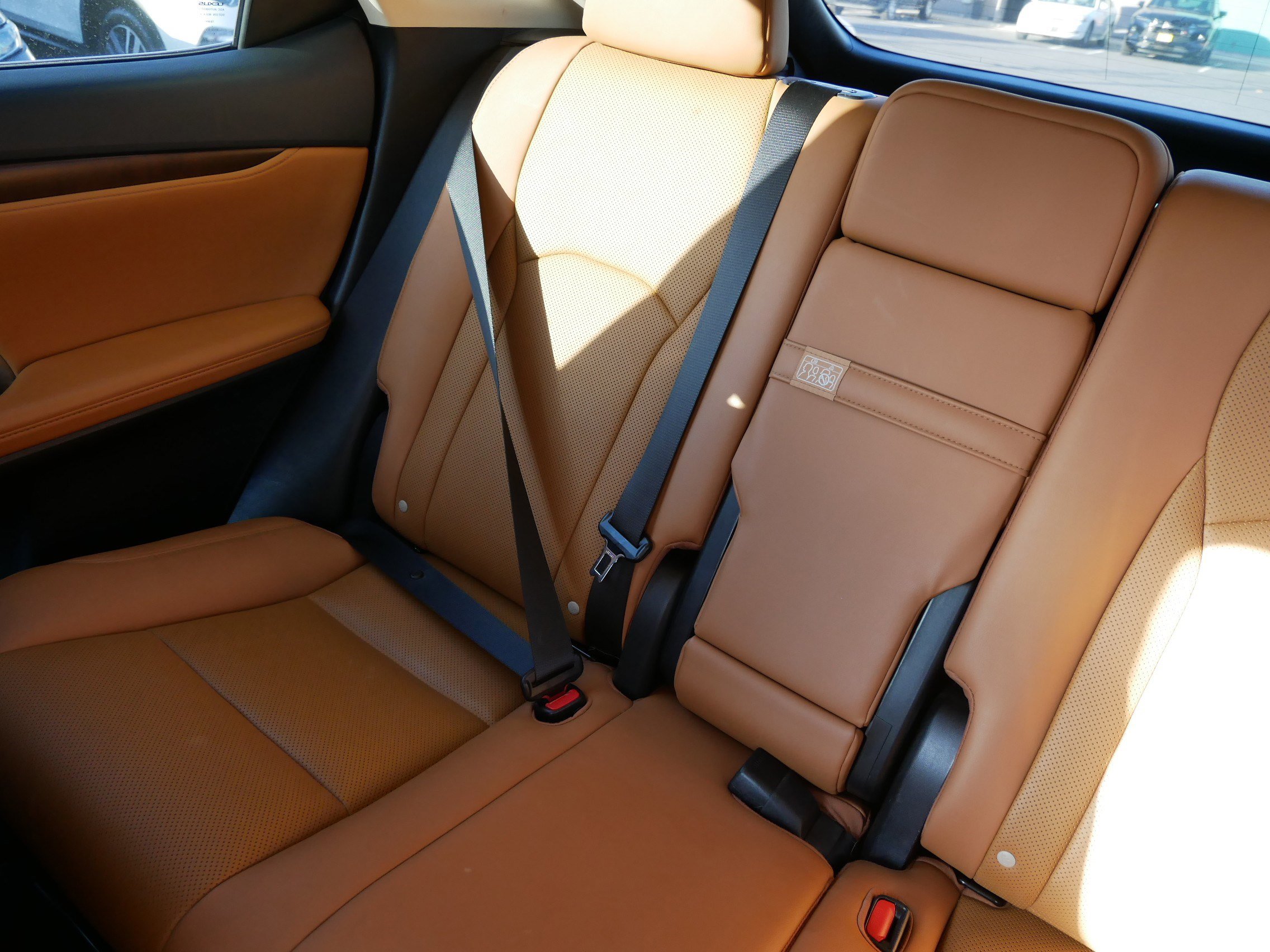 Used 2022 Lexus RX 450h AWD w/ Premium Package image 12