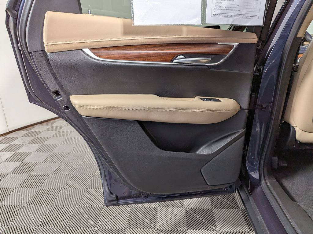 Used 2019 Cadillac XT5 Platinum AWD/4WD image 48