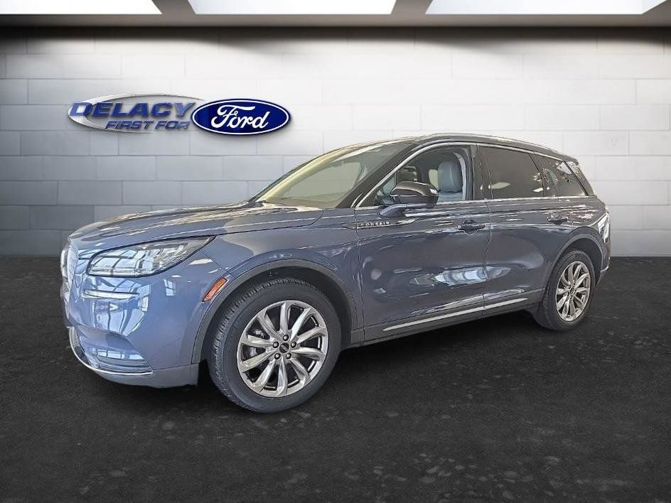 Used 2022 Lincoln Corsair AWD w/ Premium Package image 2