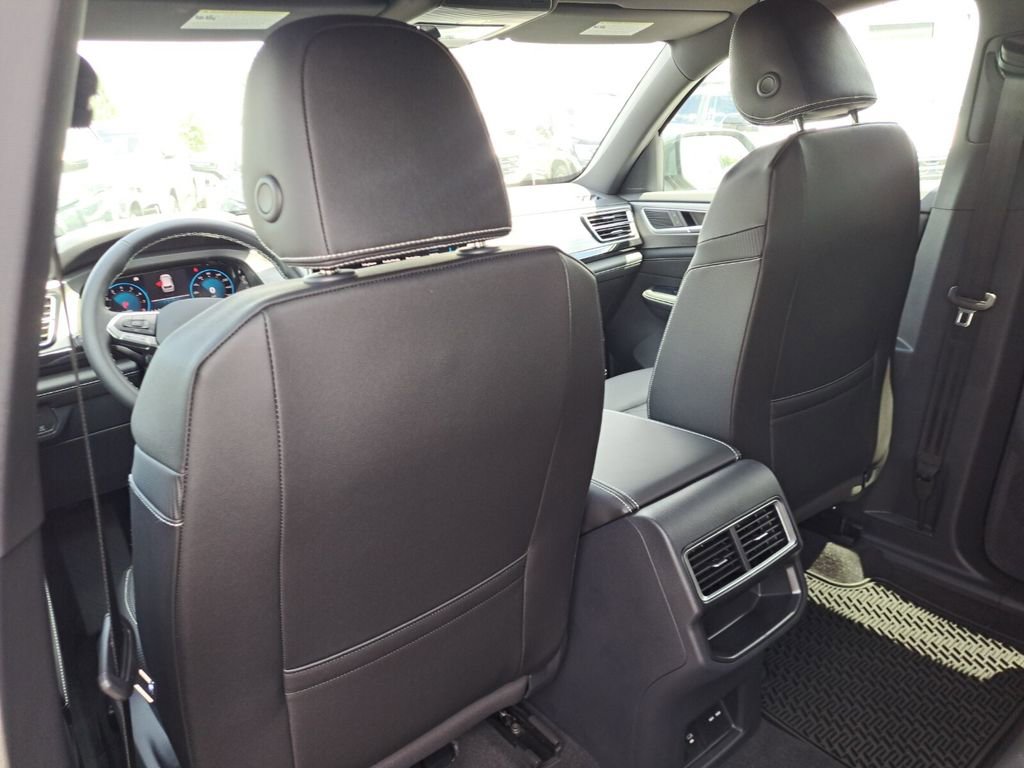 New 2026 Volkswagen Atlas Cross Sport SE image 24