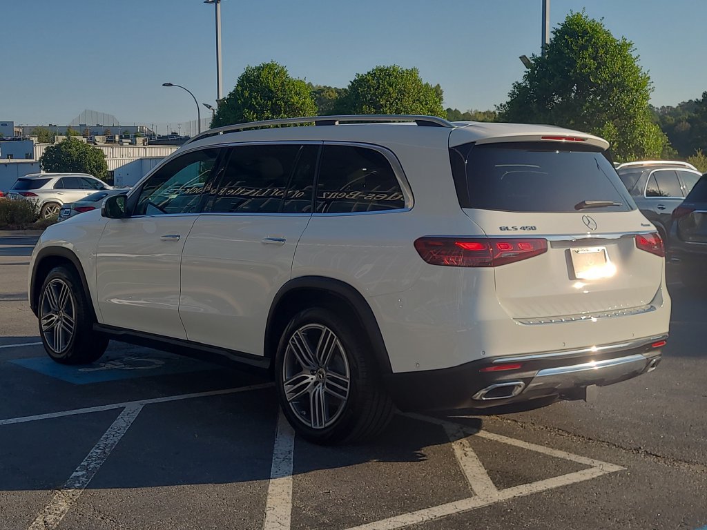 Used 2025 Mercedes-Benz GLS 450 4MATIC image 5