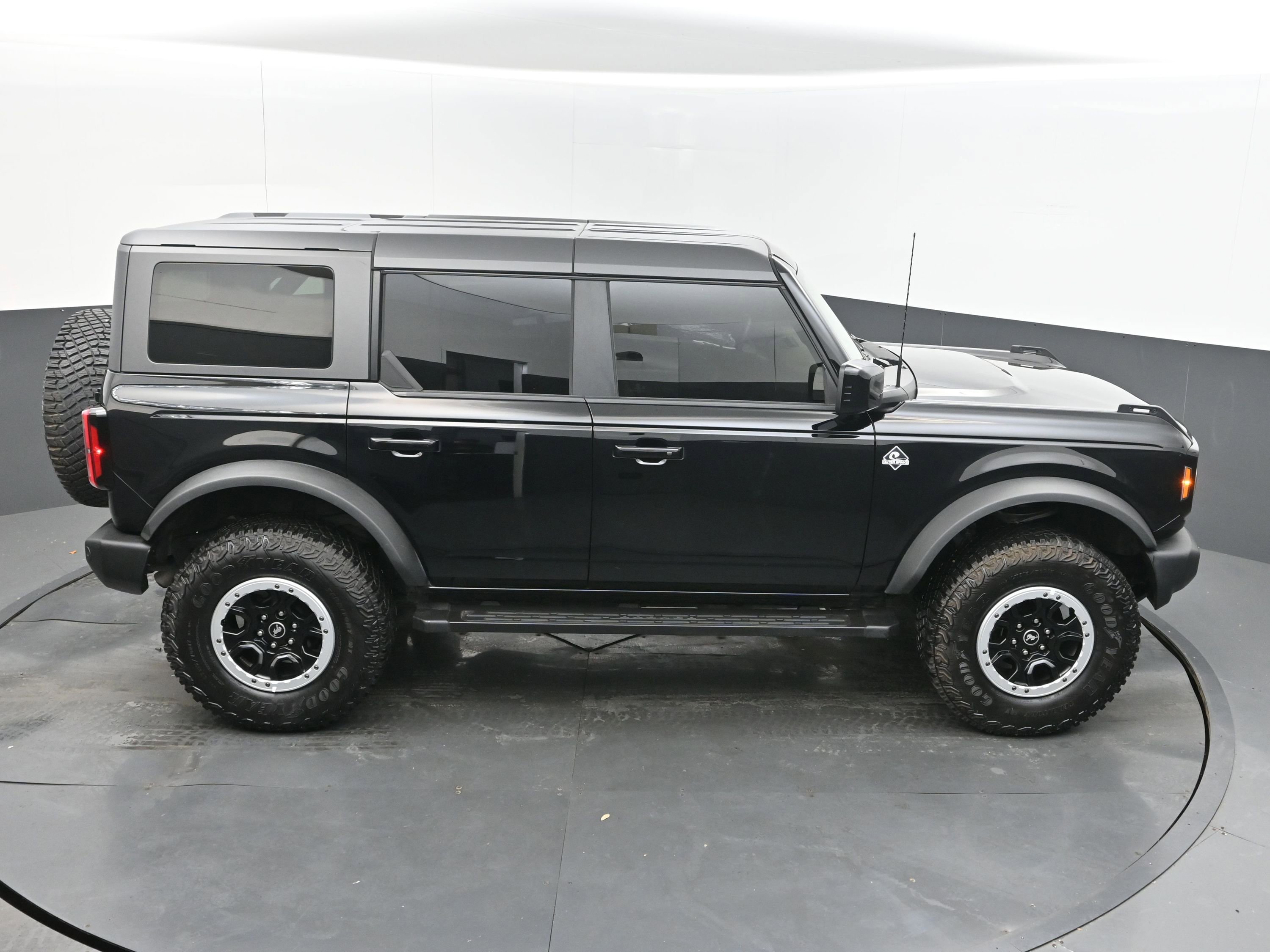 Used 2024 Ford Bronco Outer Banks w/ Sasquatch Package AWD/4WD image 35
