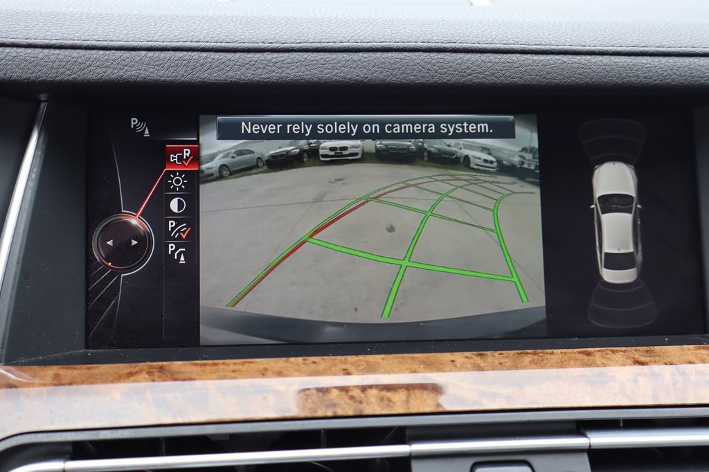 Used 2015 BMW 740Li xDrive AWD/4WD image 25