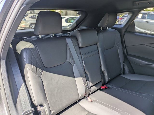 Used 2025 Lexus RX 350h w/ Convenience Package image 32