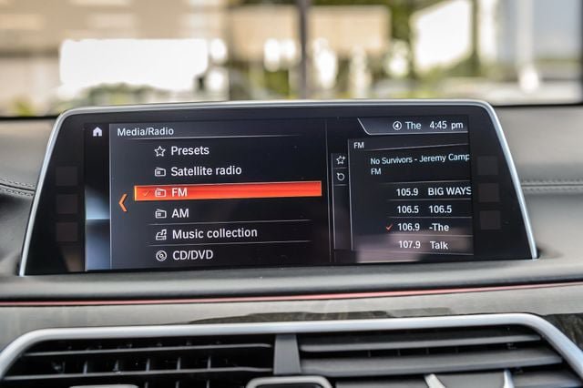 Used 2018 BMW 740i xDrive AWD/4WD image 31
