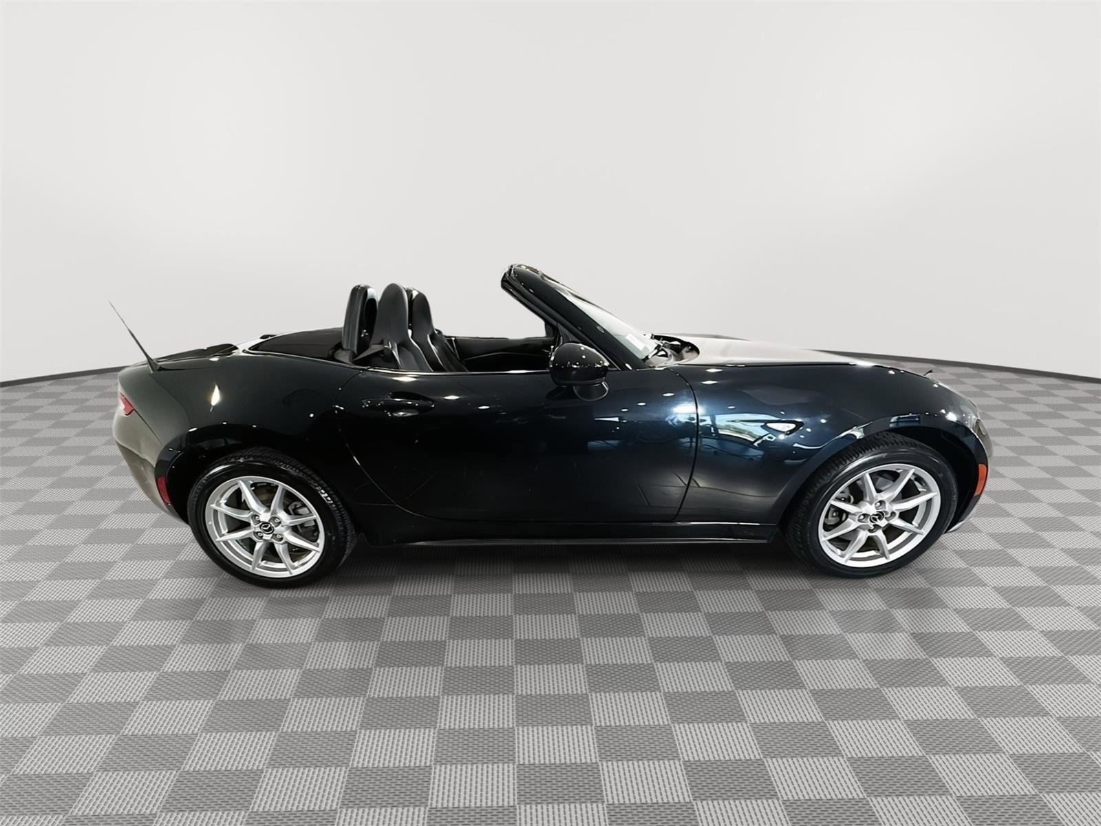 Used 2016 MAZDA MX-5 Miata Sport RWD image 27