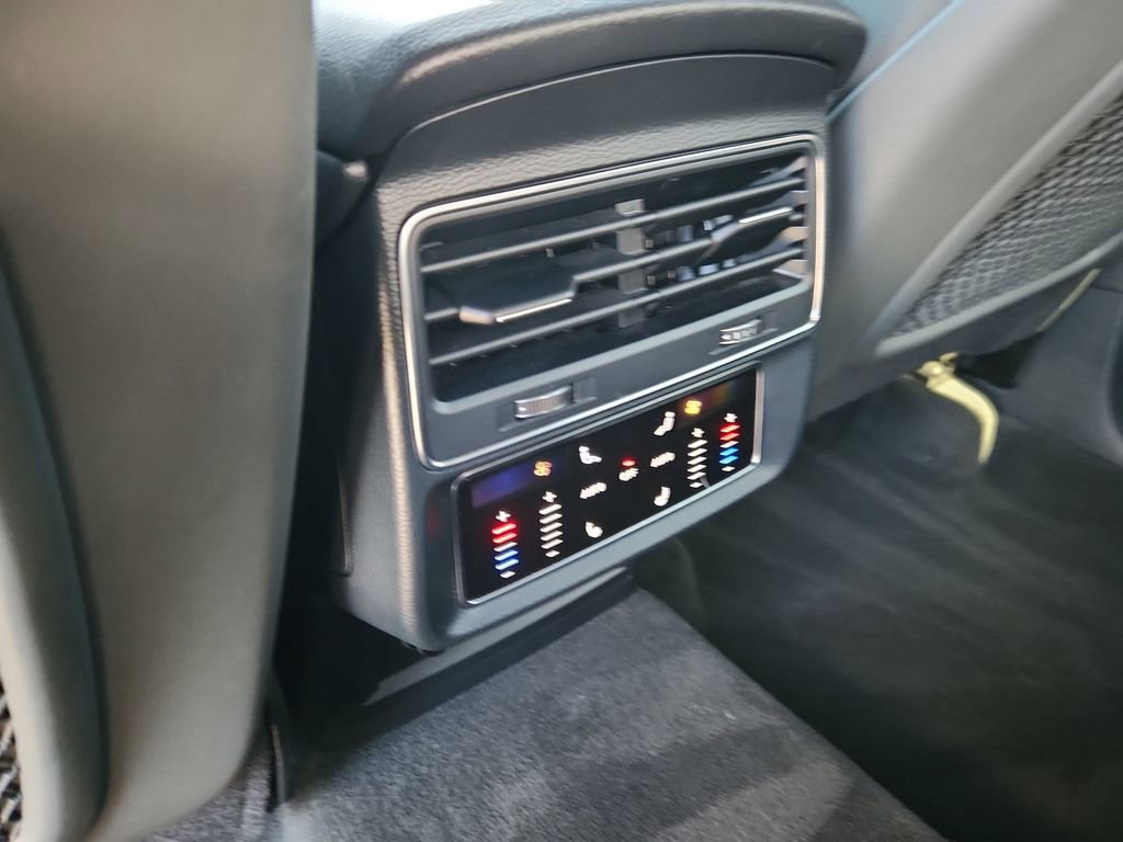 Used 2019 Audi Q8 Premium Plus image 11