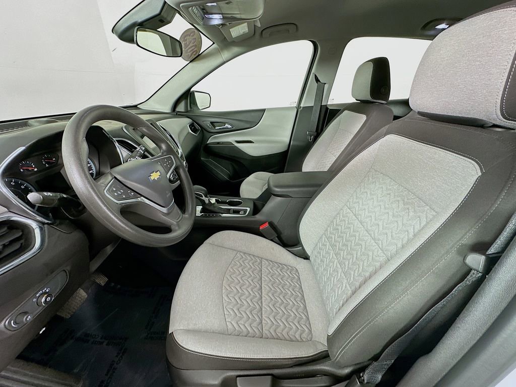 Used 2023 Chevrolet Equinox LS w/ Sport Edition image 28