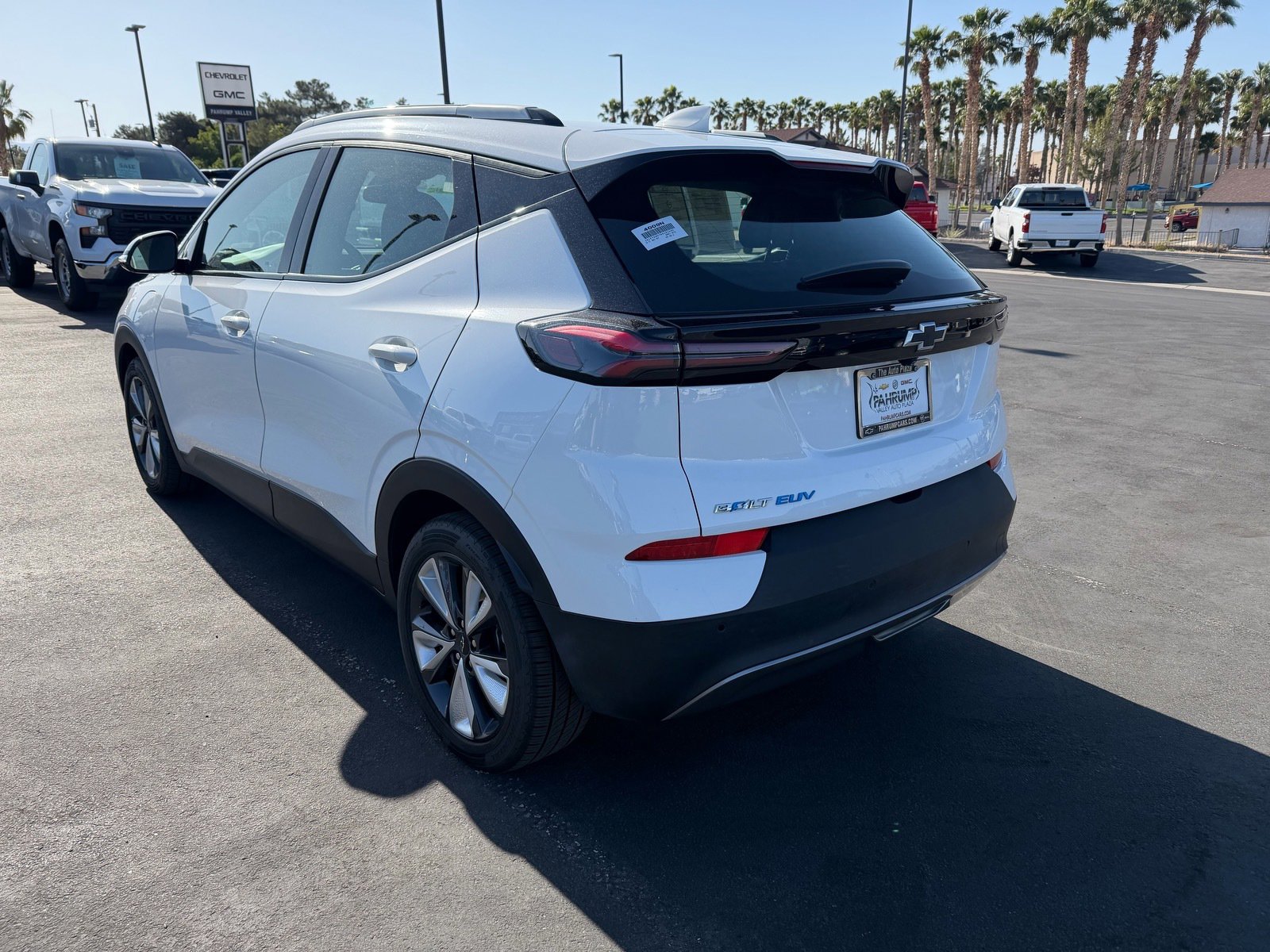 Used 2022 Chevrolet Bolt EUV LT w/ Convenience Package FWD image 5