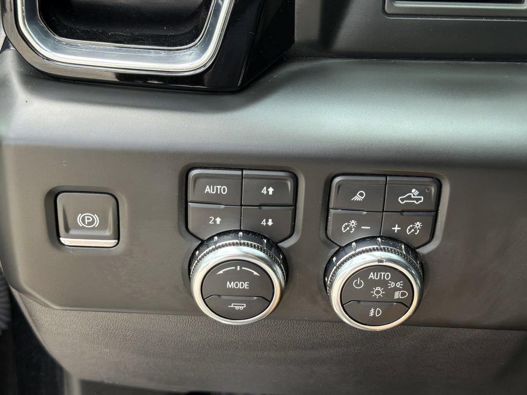 Used 2024 GMC Sierra 1500 Denali AWD/4WD image 13