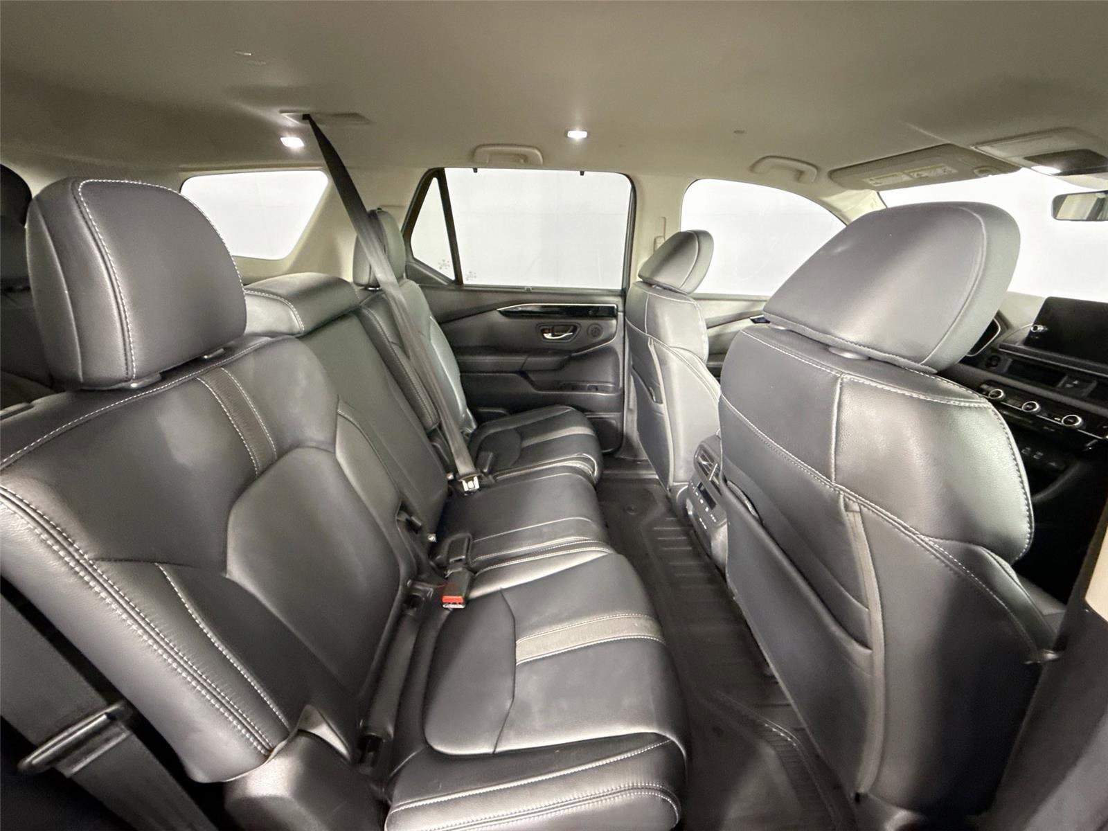 Used 2025 Honda Pilot EX-L image 42