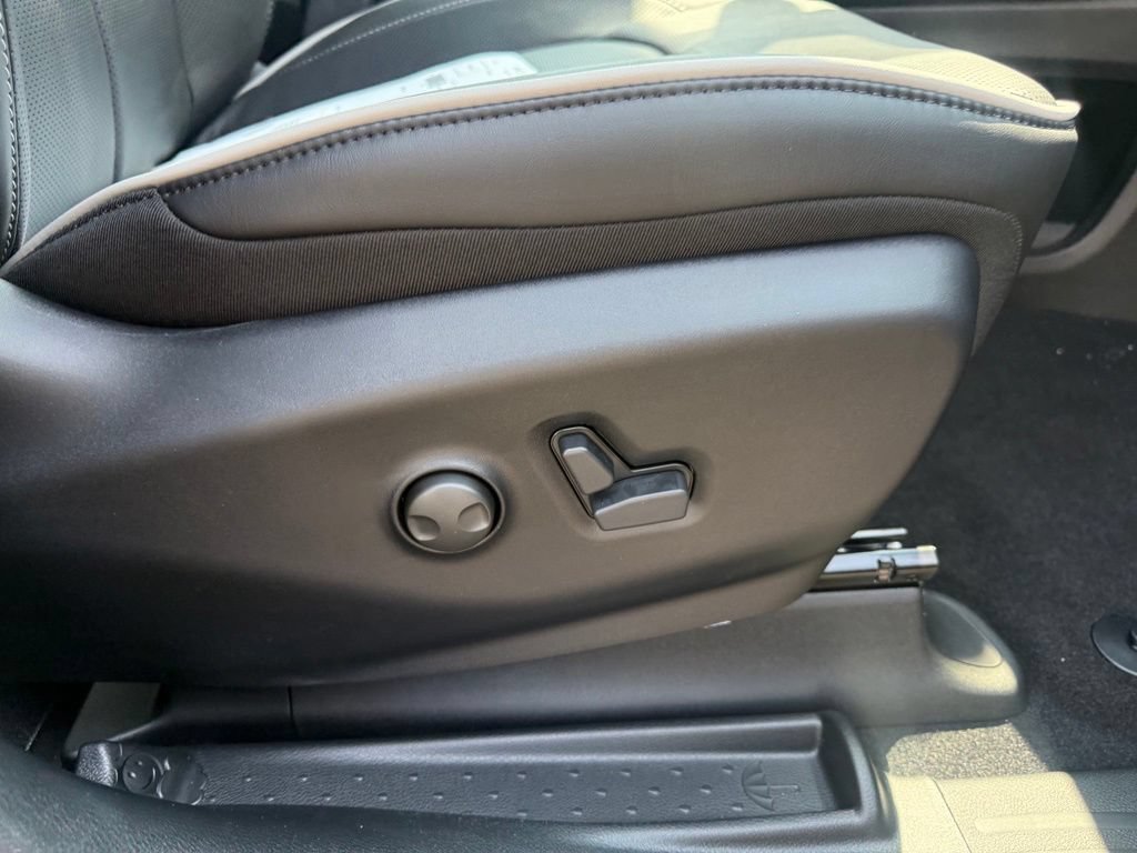 New 2027 Chrysler Pacifica Limited FWD image 61