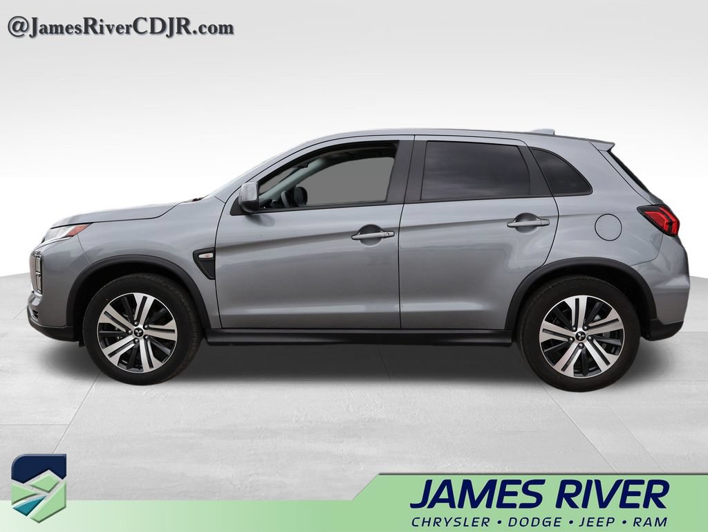 Used 2025 Mitsubishi Outlander Sport SE AWD/4WD image 2