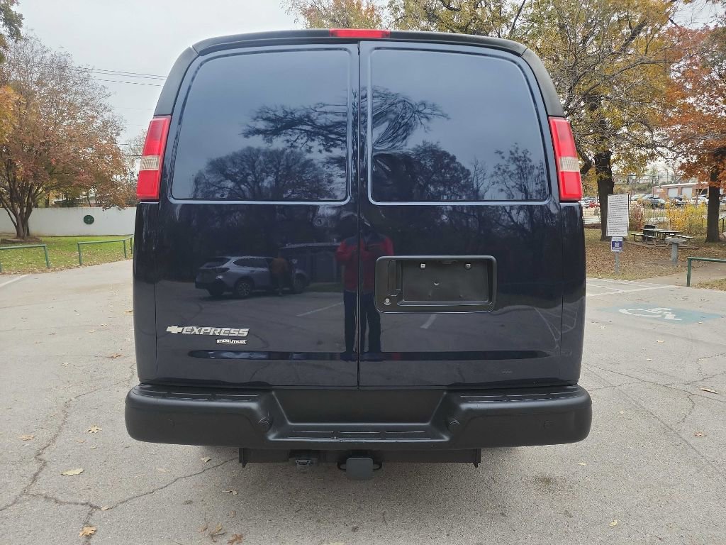 Used 2015 Chevrolet Express 2500 w/ Cold Climate Package image 9