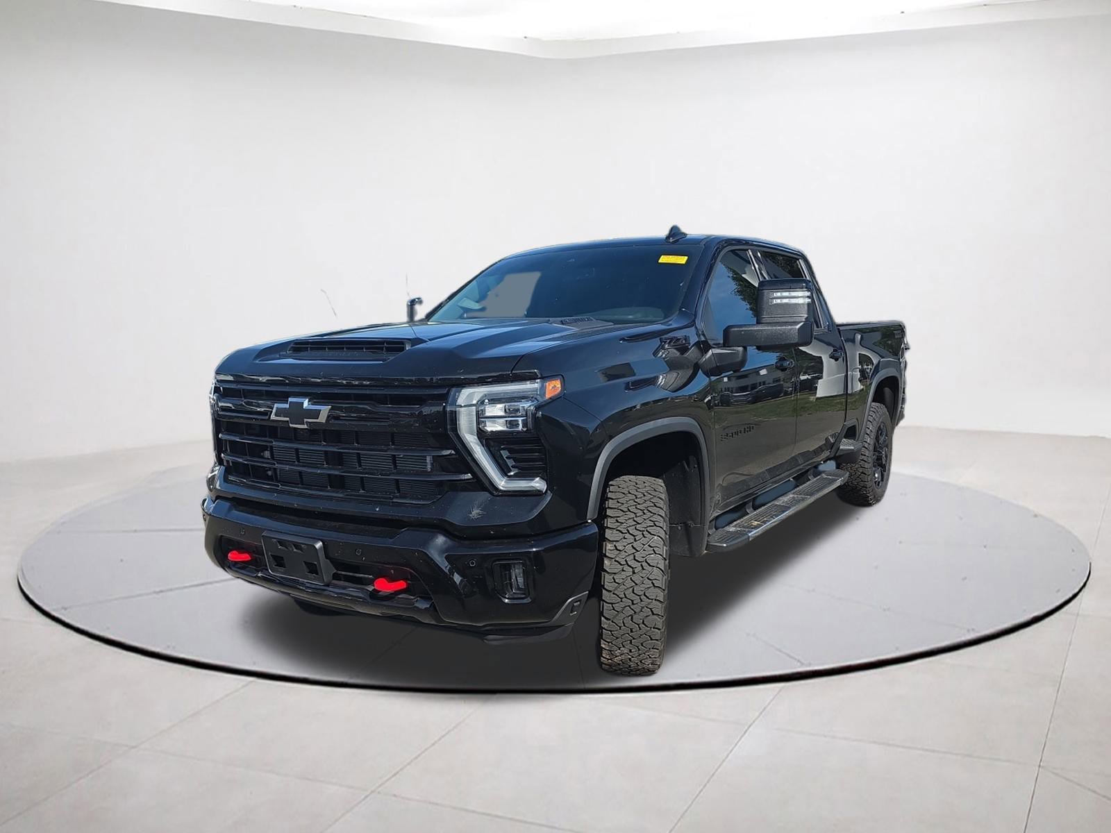 Used 2025 Chevrolet Silverado 3500 LTZ w/ LTZ Plus Package image 3