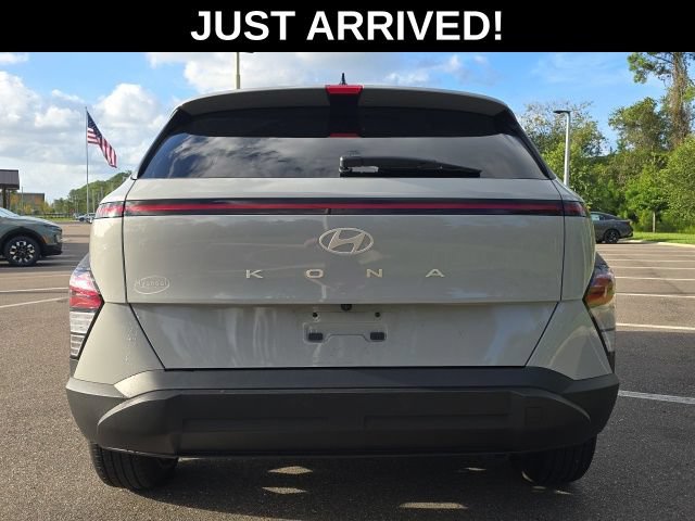 Used 2024 Hyundai Kona SEL FWD image 4
