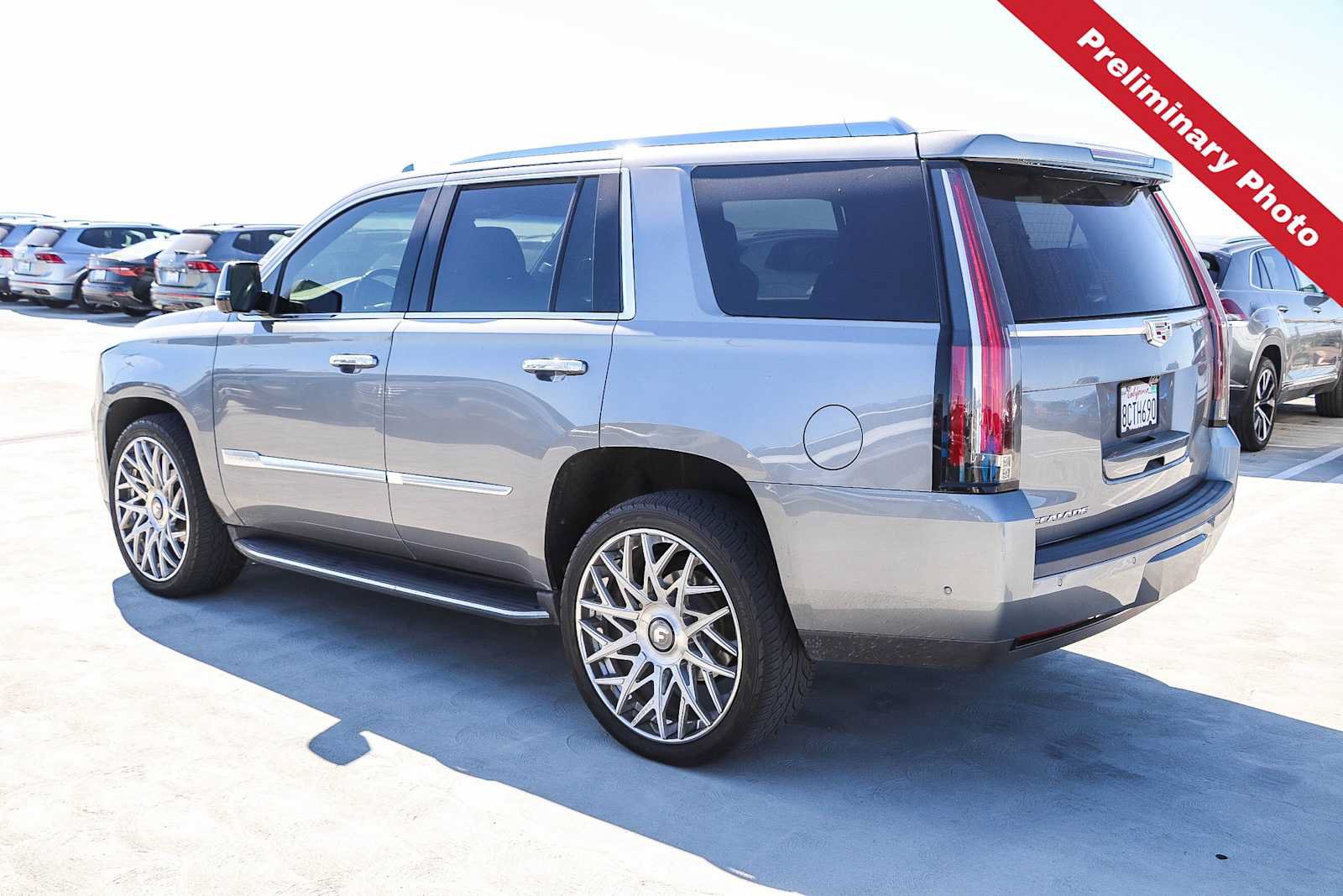 Used 2018 Cadillac Escalade Luxury RWD image 8