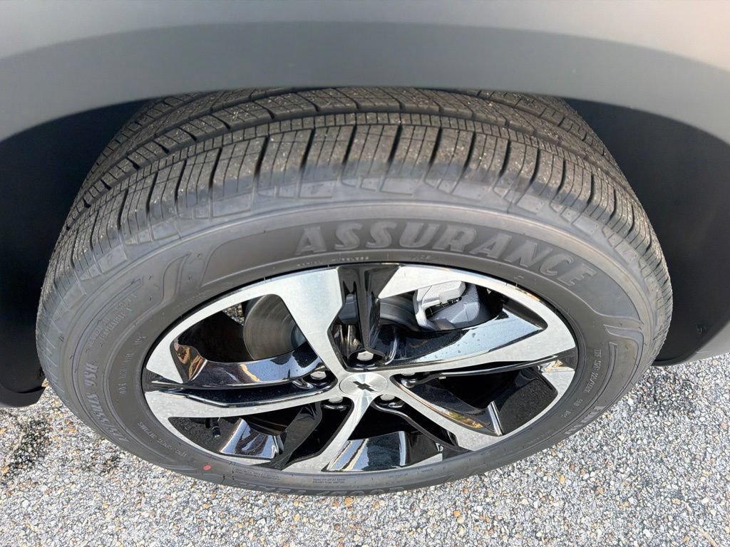 New 2026 Chevrolet Trax RS w/ Sunroof Package FWD image 12