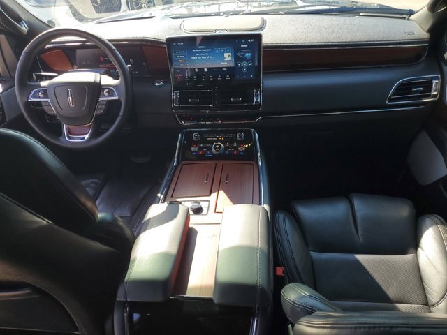 Used 2022 Lincoln Navigator Reserve image 19