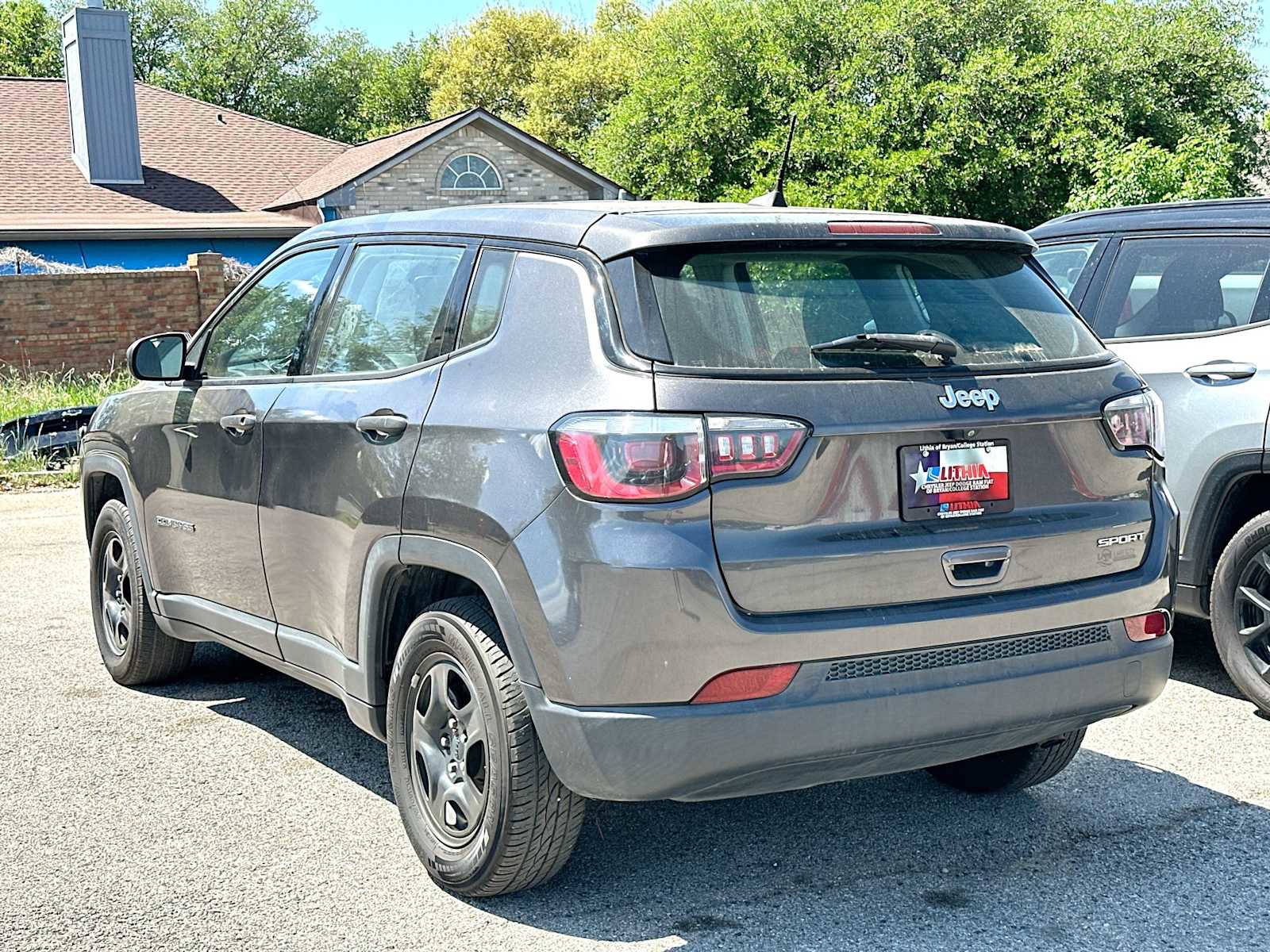 Used 2019 Jeep Compass Sport FWD image 4