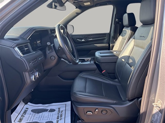 Used 2022 GMC Yukon XL Denali image 7