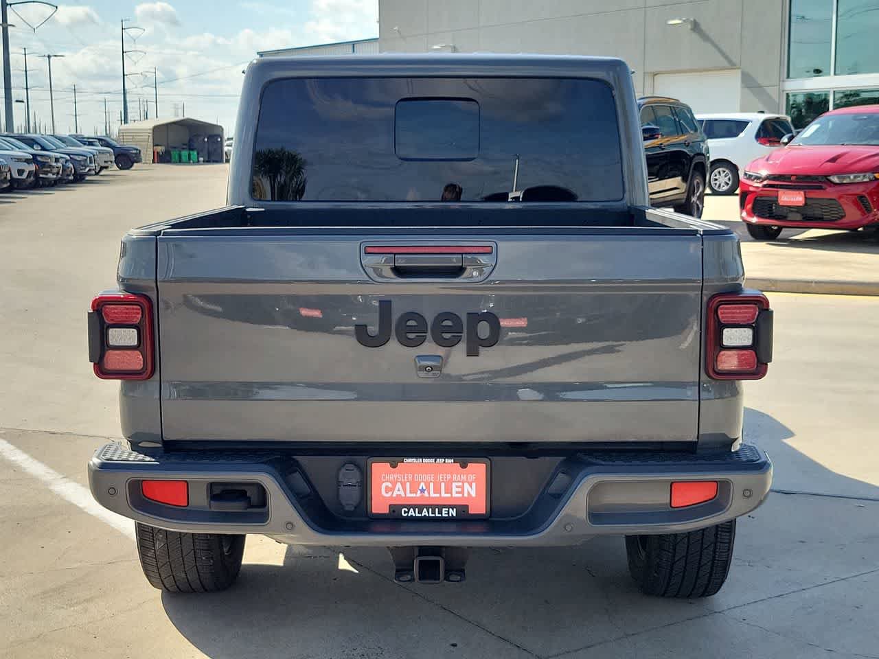 Used 2023 Jeep Gladiator Overland AWD/4WD image 13