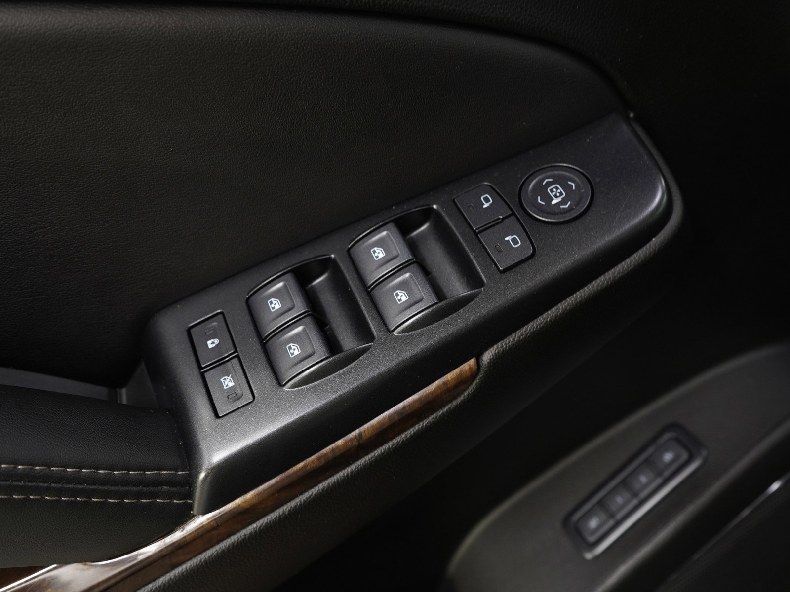 Used 2019 Chevrolet Tahoe LT AWD/4WD image 21