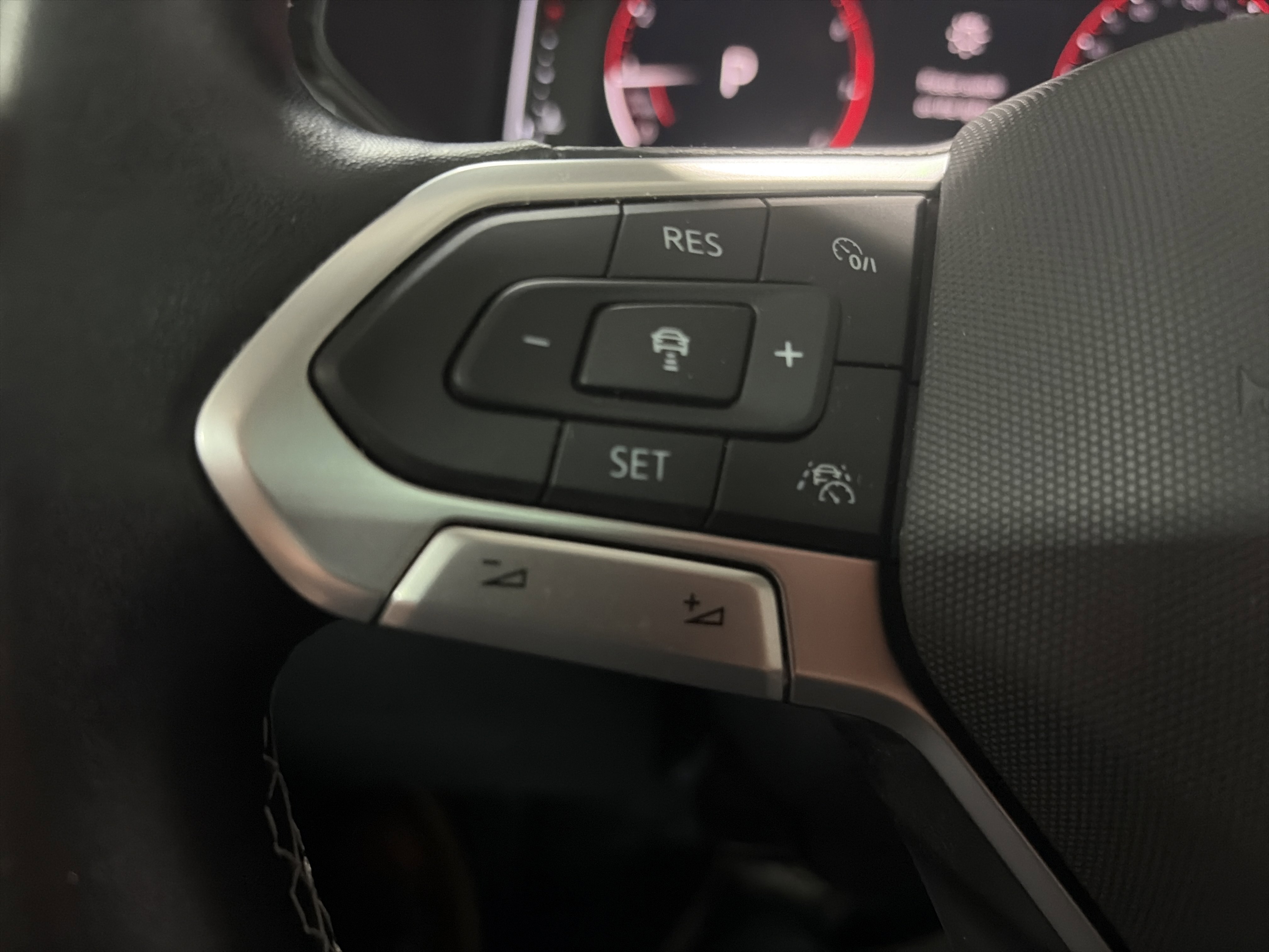Certified 2022 Volkswagen Taos SEL AWD/4WD image 16