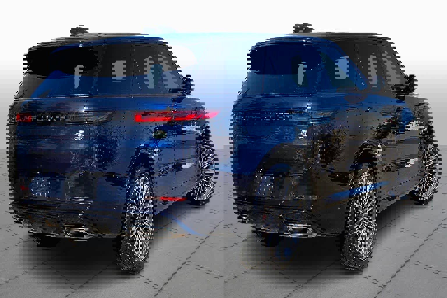 Used 2023 Land Rover Range Rover Sport SE Dynamic image 13