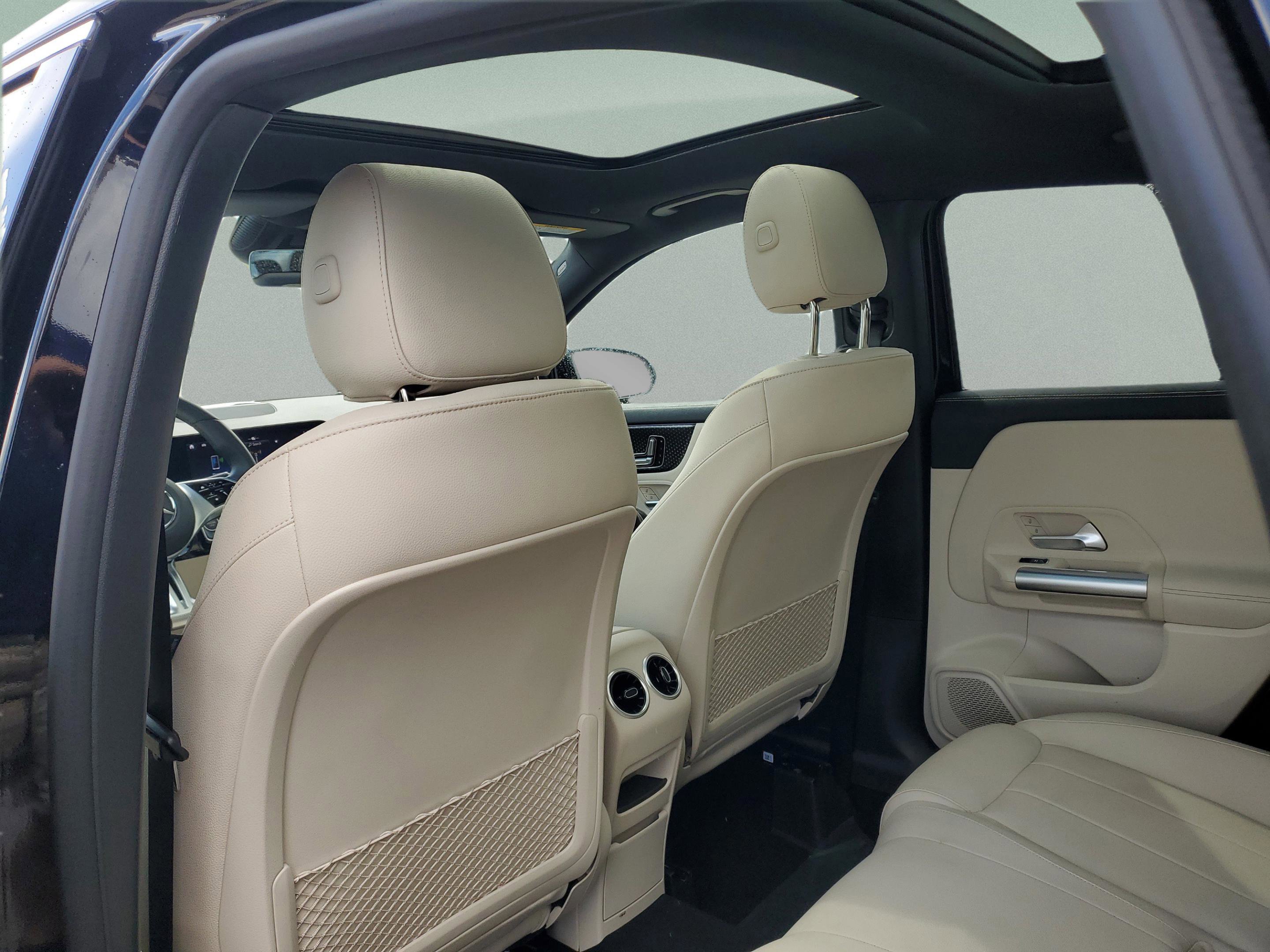 Certified 2025 Mercedes-Benz GLA 250 image 7