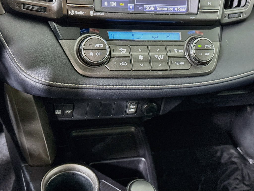Used 2015 Toyota RAV4 XLE AWD/4WD image 7