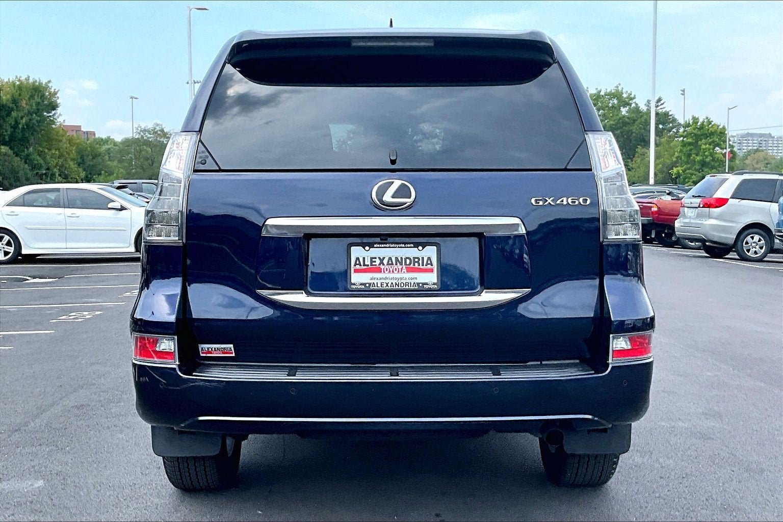 Used 2022 Lexus GX 460 w/ Accessory Package AWD/4WD image 4
