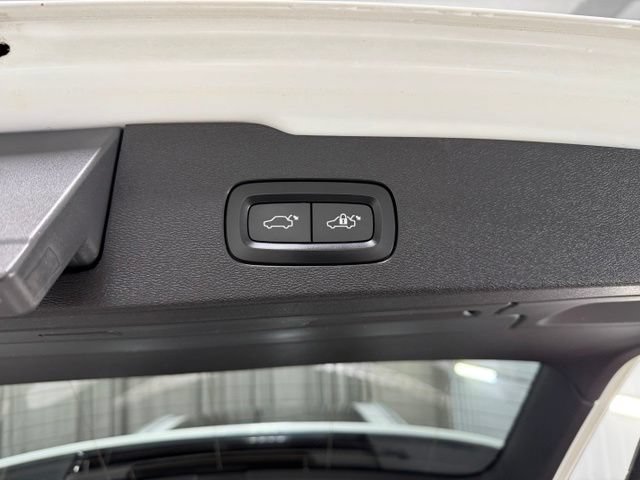 Used 2020 Volvo V60 T5 Cross Country w/ Protection Package Premier AWD/4WD image 10