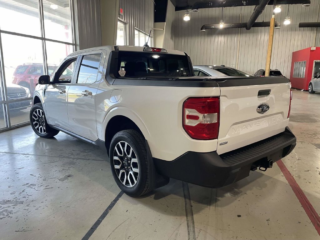 Used 2024 Ford Maverick Lariat FWD image 3