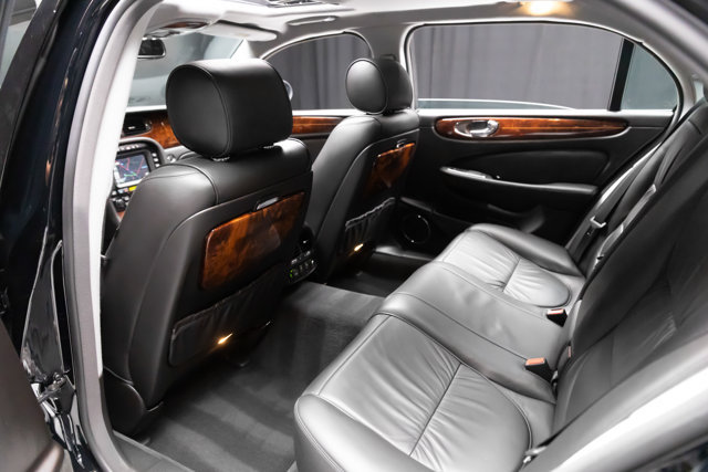 Used 2005 Jaguar XJ8 RWD image 50
