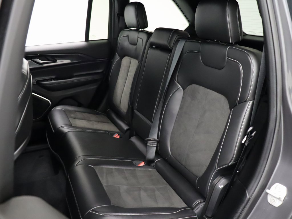 Used 2022 Jeep Grand Cherokee Altitude image 16