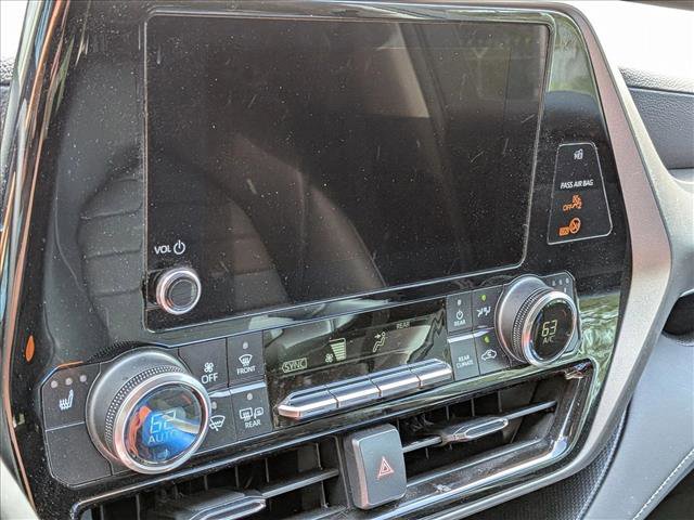 Used 2023 Toyota Highlander XLE image 6