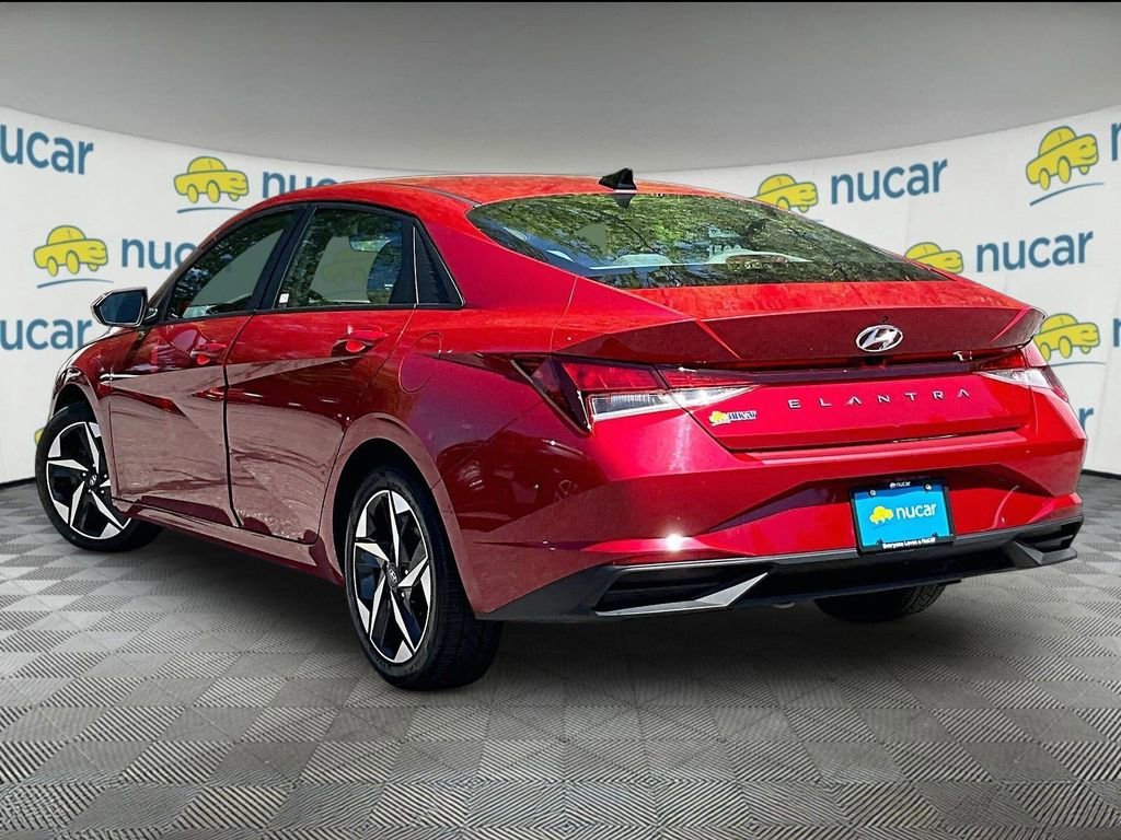 Used 2023 Hyundai Elantra SEL w/ Convenience Package FWD image 4
