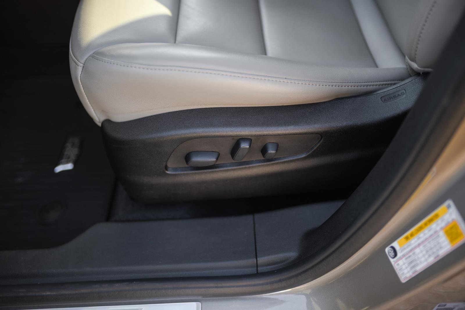 Used 2022 Cadillac XT4 Premium Luxury w/ Enhanced Visibility Package image 24