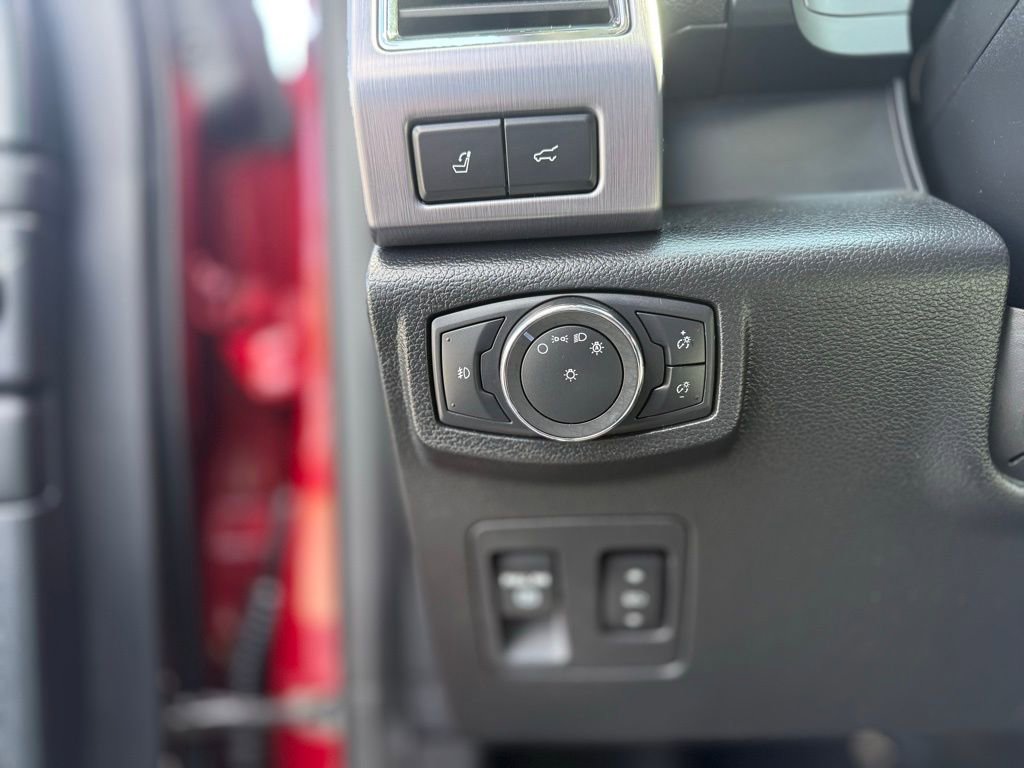 Used 2019 Ford Expedition Platinum image 14